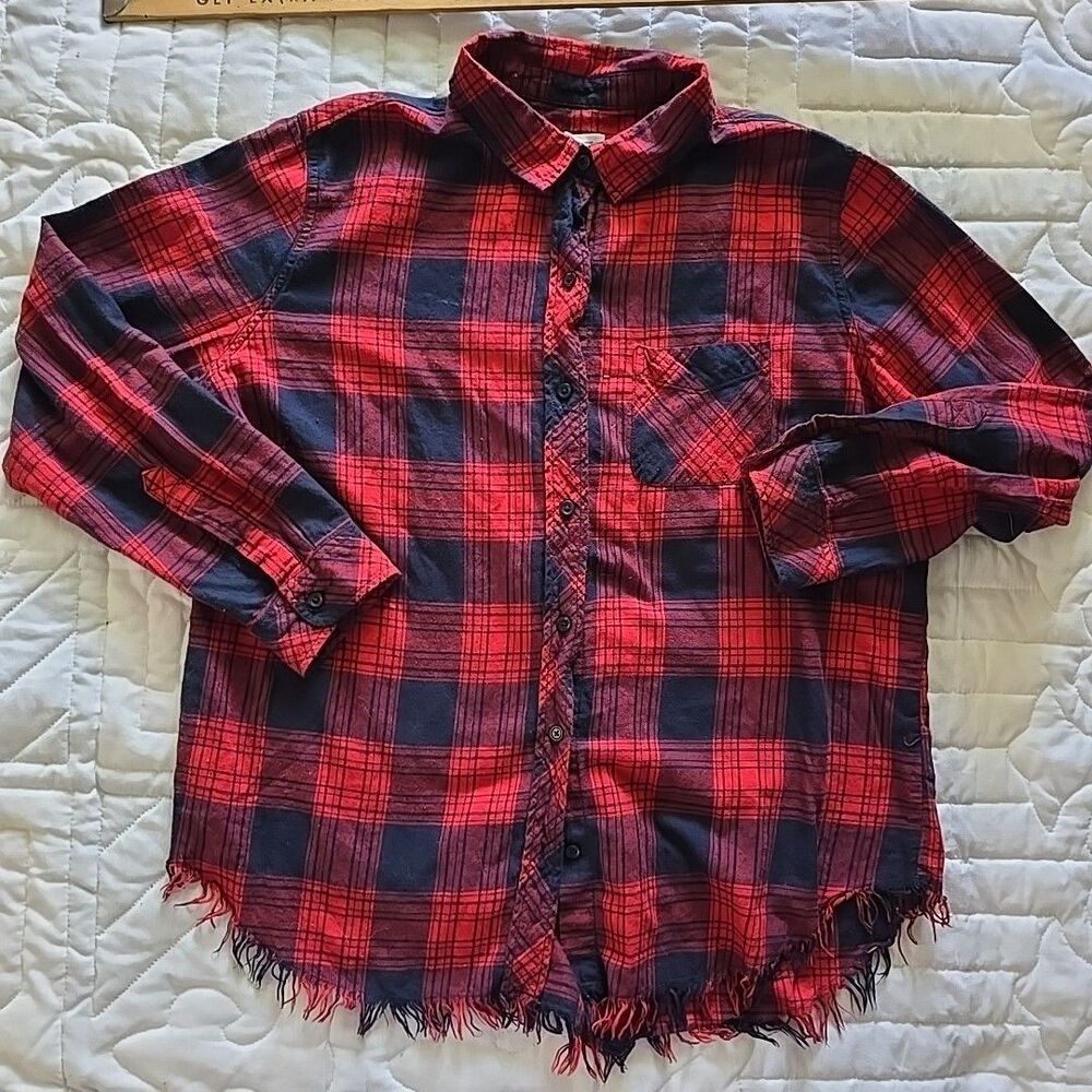 Beachlunchlounge red black plaid flannel shirt frayed ends Womens XL Button Up